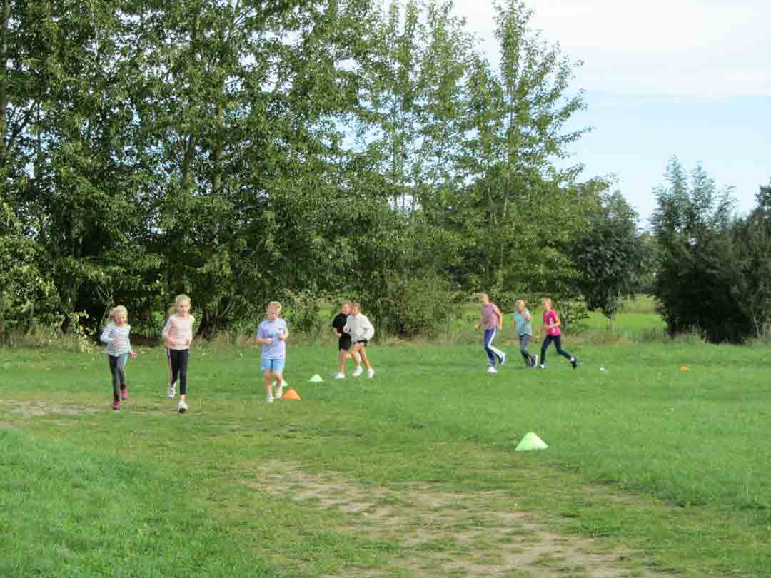 Kinder laufen