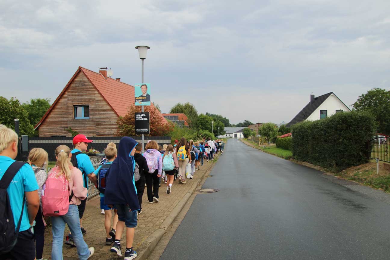 Im Dorf unterwegs